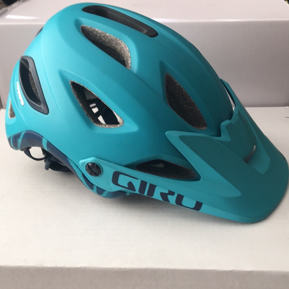 Giro Women’s Montara Mountain Bike MIPS Helmet Blue Size Small